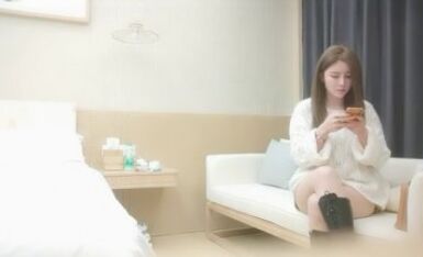 战神小利红色奶头肉感外围美女，穿上连体网袜特殊姿势口交