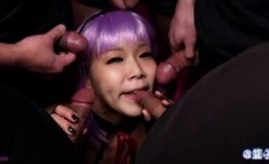 糖心Vlog cos貝利慘遭群P顔射 口含肉棒反而享受