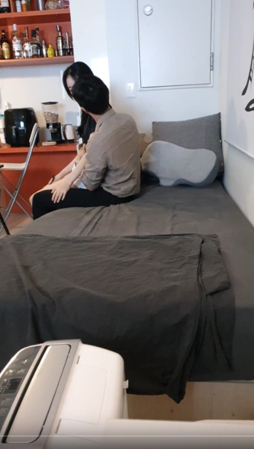 【极品高端泄密】流出火爆全网的嫖妓达人偷拍金先生寓所约炮样子青涩气质美女大学生身材苗条很有做模特的潜质