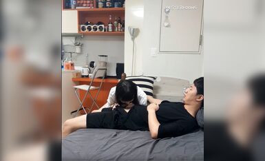 泄密流出火爆全网嫖妓达人金先生最新约炮 零零后援交小师妹玩逼无套内射小嫩逼.