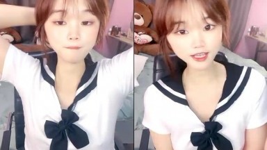 【卡哇伊03年娇小萝莉】和男友激情操逼，情趣制服一脸呆萌，扶着屌吸吮，骑上来抱着屁股操，爽的直浪叫