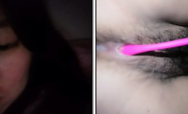 【在学校水多多】，一直待在寝室闷坏了，大三学生妹，跳蛋自慰，白浆一直流不停，露脸，真实