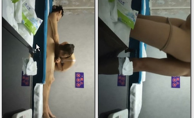 会所女探花小哥玩大保健，骚女大姐按摩玩鸡巴，深喉口交棒棒哒，让小哥揉奶玩逼各种抽插，浪叫不止精彩刺激