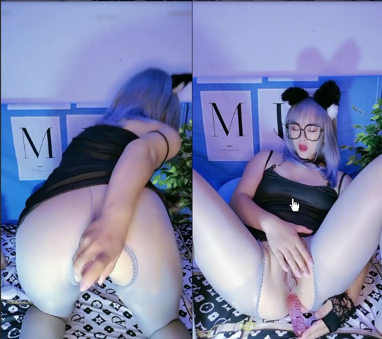 制服黑丝大屁股妹子火辣身材诱惑自慰道具双插刺激阴道和阴蒂爽翻天的节奏