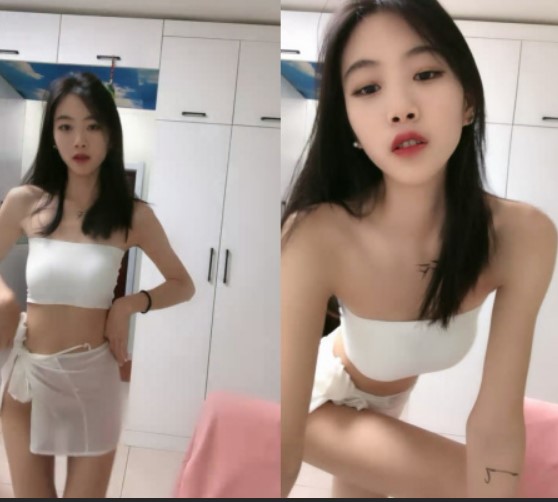 我靠！仙女流鼻血了【是菲菲呀】极致骚舞 饺子逼 超过瘾！ (2)