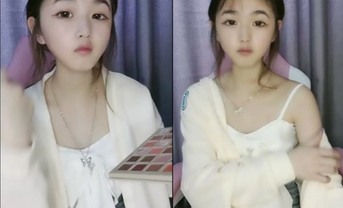 哇！嫩炸了~18岁学生下海~疯狂喷水~【静静】坐着一直喷！ (1)