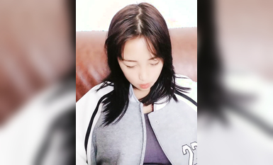 太嫩了！3個學生妹妹~在家全裸自慰~【佳怡】小穴反光~！ (3)