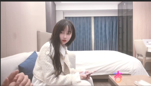 阿剛約嫖翹臀學生妹穿吊帶黑絲情趣各種體位激烈啪啪／氣質尤物酒店援交極致服務舔逗女上位頂肏 (1)