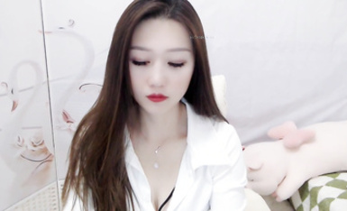 ST專賣店【YaoYao1314】罕見超高顏值女神~全程高能大秀，清純可人，一對白嫩大奶子 (7)