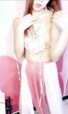 青春無敵 身材纖細極品長腿氣質女神小姐姐【丁丁妹妹】私拍~脫衣裸舞誘惑騷叫自摸吃雞巴頂上 (1)