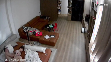 黑客破解家庭網路攝像頭偷拍 老哥和身材苗條的漂亮媳婦各種姿勢晨炮呻吟動人