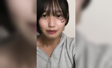 【ライブチャット】大バズり！販売元削除済！スマホ撮影！今はイン○タライブでエロする時代！巨乳セルフ撮り素人女子のトーク場面を入手！薄化粧で健康的だ！