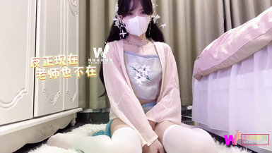 酥酥(桃醬) -漢服少女補課期間雙具玩弄