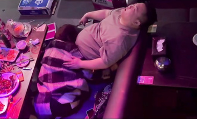 阿胖肯定很有钱，不然不会遇到一个会这么爱他牛子的女生