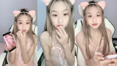 校花學妹！【你的初戀6】顏值逆天~超級粉嫩小b~全裸特寫 (2)