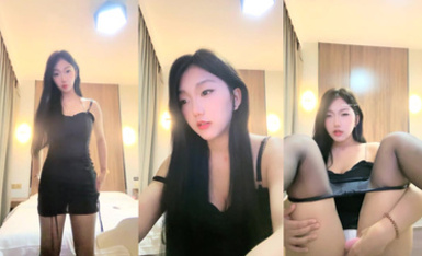 推薦！正宗G奶大學生【班長大人】宿舍酒店樓梯道廁所自慰，極品反差眼鏡婊，玩得真是瘋狂 (5)