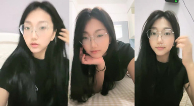 推薦！正宗G奶大學生【班長大人】宿舍酒店樓梯道廁所自慰，極品反差眼鏡婊，玩得真是瘋狂 (3)