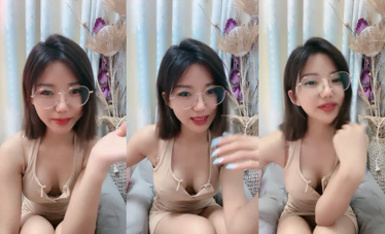 極品美女主播 可愛兔兔 大奶騷逼自慰大秀 (2)