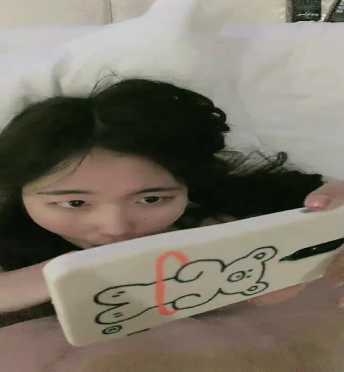 爆干骚妹双马尾粉穴JK装妹子和炮友啪啪，翘起屁股用笔插菊花手指扣弄抽插猛操