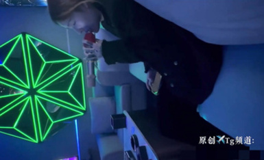 【重磅】約啪大神【UUS1980】妹子裝睡 被大神摸出感覺後開房 (4)