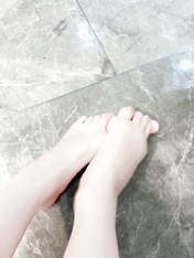 tuzaibaby 未流出土豪定製兩套 sheep 前後足交 (1)