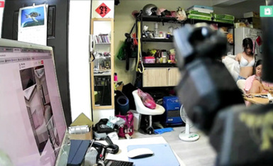 2024-04-26_臺北家庭監控_[內衣內褲]_換衣服吃早餐_妹妹看電視_練小提琴_吃晚餐_妹妹洗澡前跟姊姊聊天_妹妹搬棉被準備睡覺