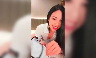 风情万种的按摩技师，制服丝袜诱惑全程露脸全套莞式服务伺候大哥，风骚无比让大哥各种姿势抽插爆草浪荡呻吟