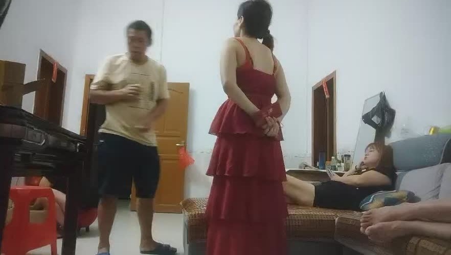 战斗力很强的农民工探花国庆休息小旅馆连续嫖妓260元双飞两个少妇鸡