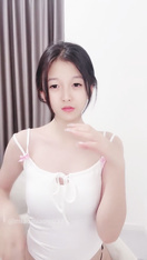 新人主播  超級粉嫩的校花級主播源源 舌釘口交 剛下海就跪在馬桶上被操，道具調教，胸推，舌釘小嘴性感口交，各種姿勢爆操 (14)