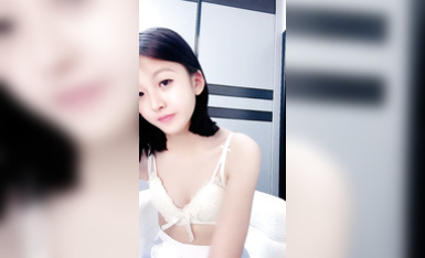 新人主播  超級粉嫩的校花級主播源源 舌釘口交 剛下海就跪在馬桶上被操，道具調教，胸推，舌釘小嘴性感口交，各種姿勢爆操 (3)