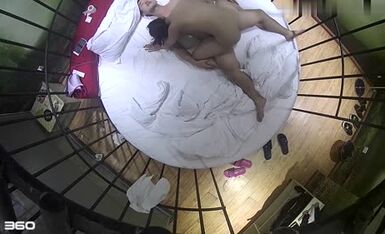 酒店偷拍 补漏上帝风扇房上帝视角偷拍几对男女炮友激情做爱