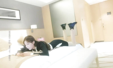 聲音嗲嗲妹子啪啪，還是極品小姐姐，皮短褲黑絲誘惑一番換上連體網襪猛操