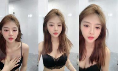 07年極品紋身小太妹「沈思悲劇」付費直播，神仙顏值，極品大長腿，揉奶自慰撩騷，真他媽羨慕她男朋友！② (7)