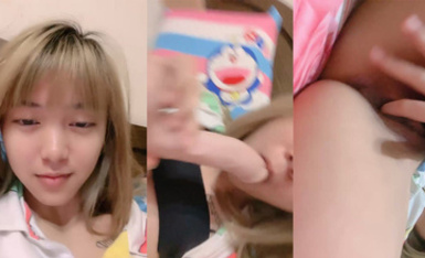 年輕嫩妹_和媽媽同住_偷偷陽具自慰