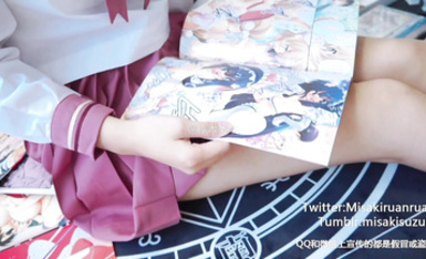 福利姬鈴木美咲 足交  足控狂喜合集 (9)