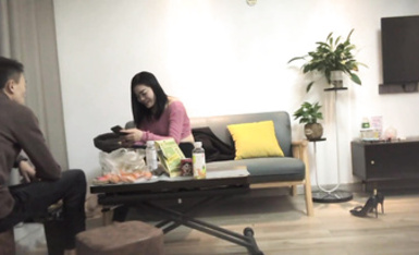 3P豐滿人妻，今晚她能將倆小伙推平，刺激大戰，女主年齡32身高165，輪番上場_需要兩個小伙的滋潤才滿足