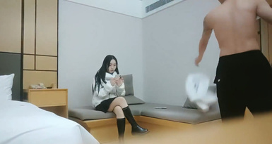 藝術學院清純女神，兼職援交，高顏值身材好，甜美乖巧，黑絲誘惑啪啪佳作