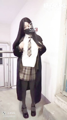 【戶外激戰】小羊MM - JK短裙跟男友在公園盡情的做愛 被堅硬的雞巴侵犯太爽了 樓梯全裸榨桿他的精液 填滿小嫩穴