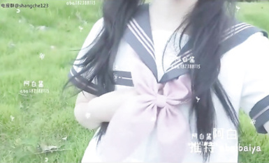 隨地尿尿清純學妹 阿白蘿莉 學習小狗邊走邊尿~再可愛又怎麼樣，不還是一隻喜歡到處撒尿的狗狗 (5)