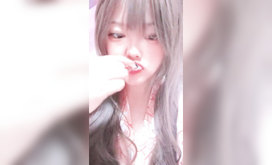 少蘿溫卿-顏值還是非常不錯的，少蘿類型的黃播，性格挺活潑可愛的，搭配各種軟妹裝，再加上尺度不低的整活能力，挺有看頭的 (1)