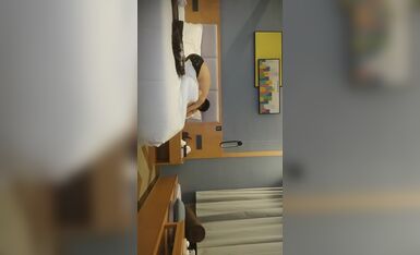 新人小哥约操外围，丸子头娇小萌妹，抓着奶子一顿揉捏，扶腰后入爆操，射的有点快