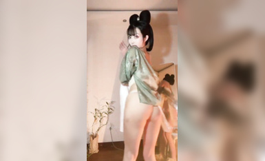 快手極品舞蹈老師【紫月】很會跳私密定製古風露毛騷舞 (1)