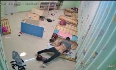 幼儿园监控摄像头破解偸拍幼教小老师恋上渣男社会小青年 1