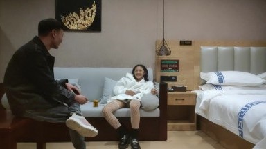 【乡村寻花】，难得一见，极品小萝莉，乖巧软萌小仙女