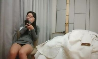 战神小利深夜无套操小骚货，镜头前深喉穿着高跟鞋扣穴