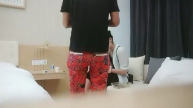 利哥丶寻花170CM大长腿高端外围女，黑丝高跟鞋翘起屁股